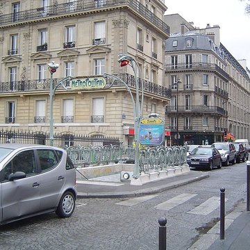 Métropolitain, station Europe