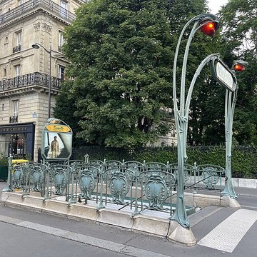 Métropolitain, station Europe