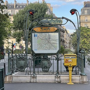 Métropolitain, station Europe