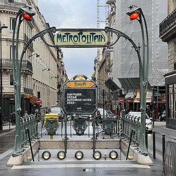 Métropolitain, station Europe