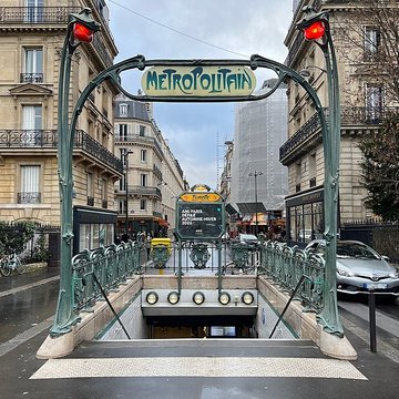 Métropolitain, station Europe