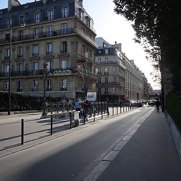 Métropolitain, station Europe