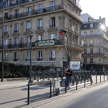Métropolitain, station Europe