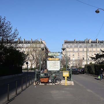 Métropolitain, station Europe