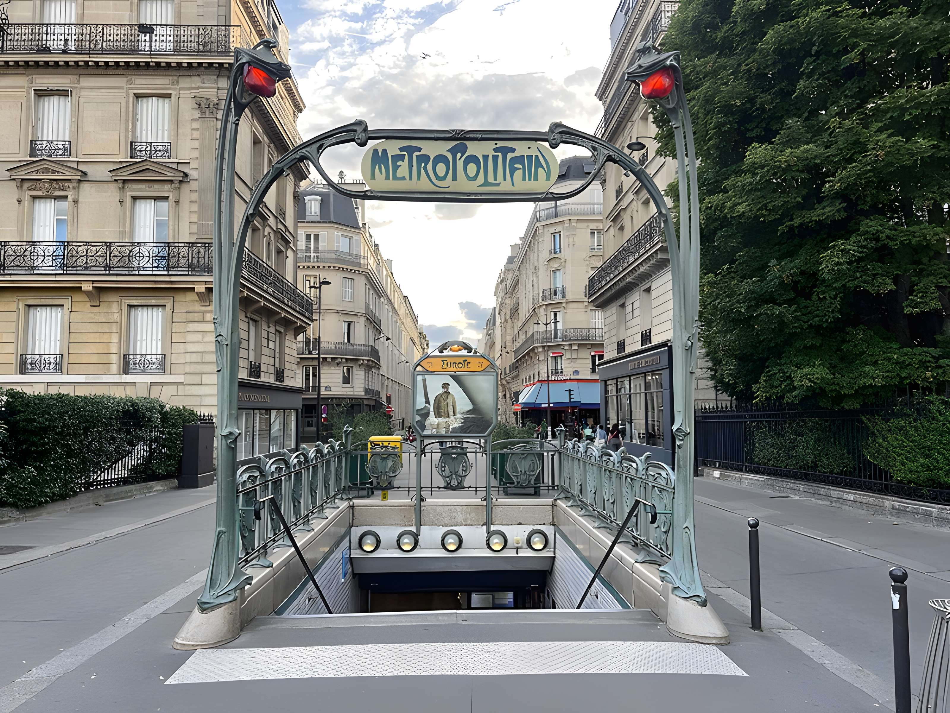 Métropolitain, station Europe