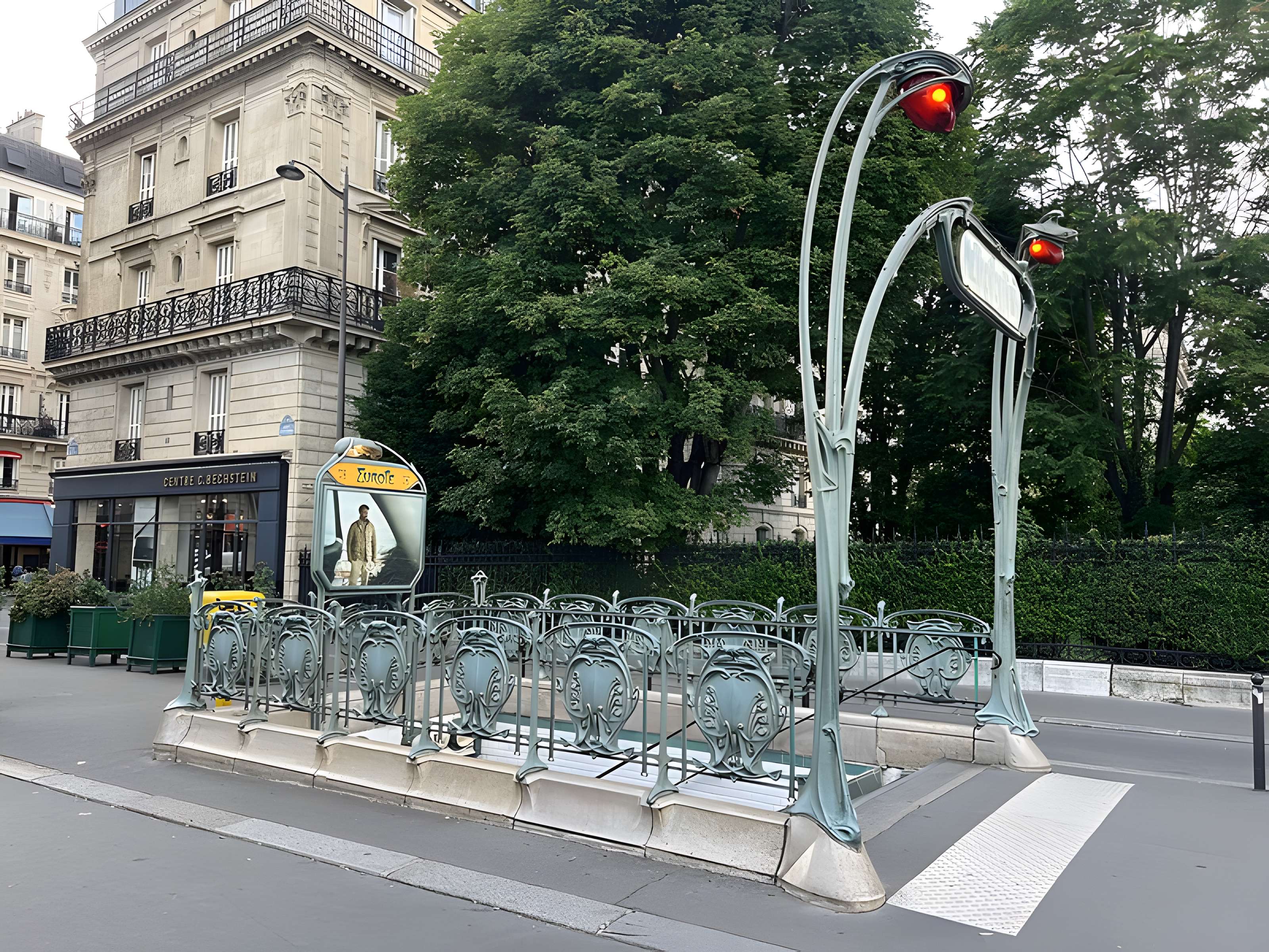 Métropolitain, station Europe