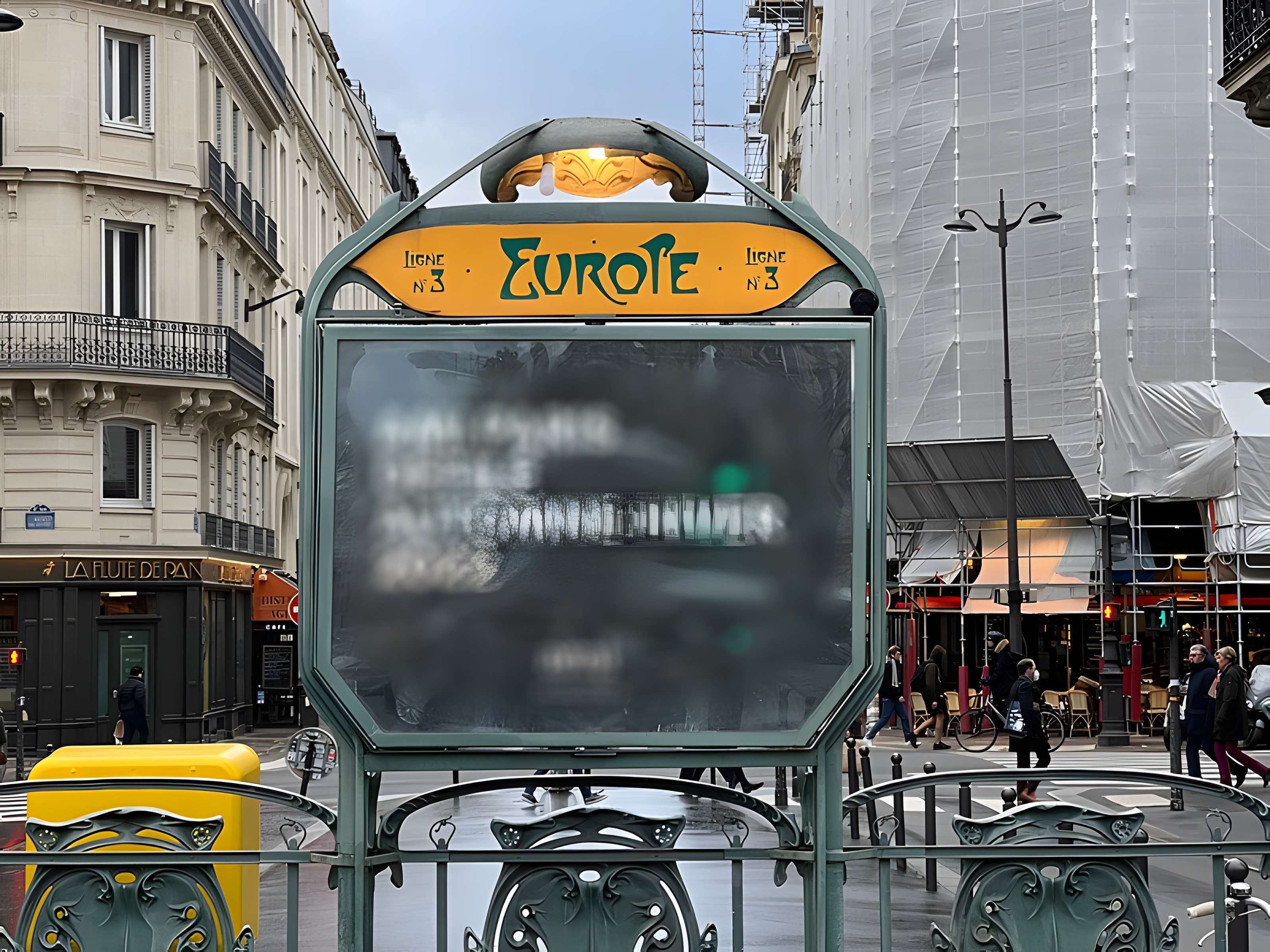 Métropolitain, station Europe