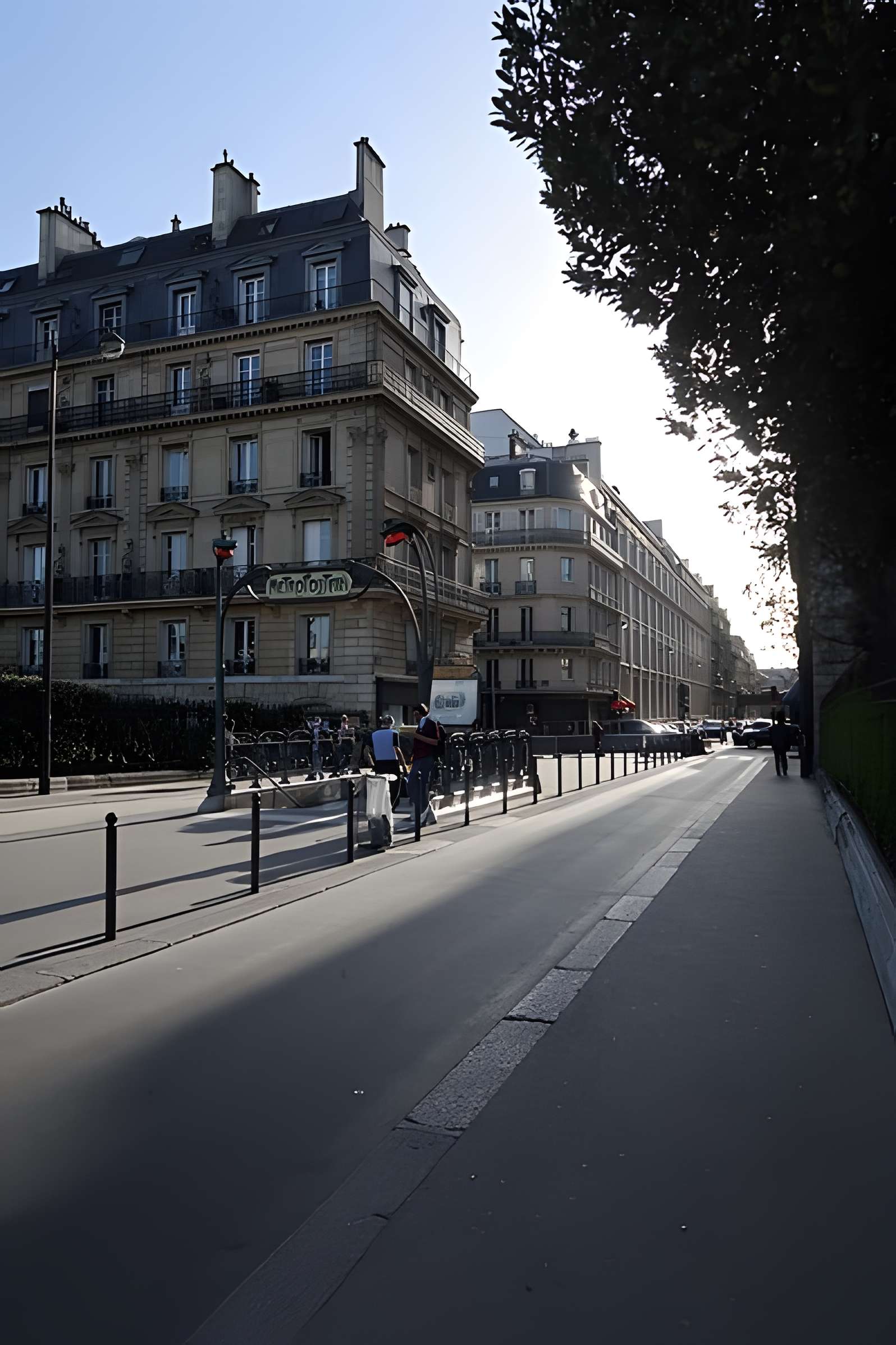 Métropolitain, station Europe