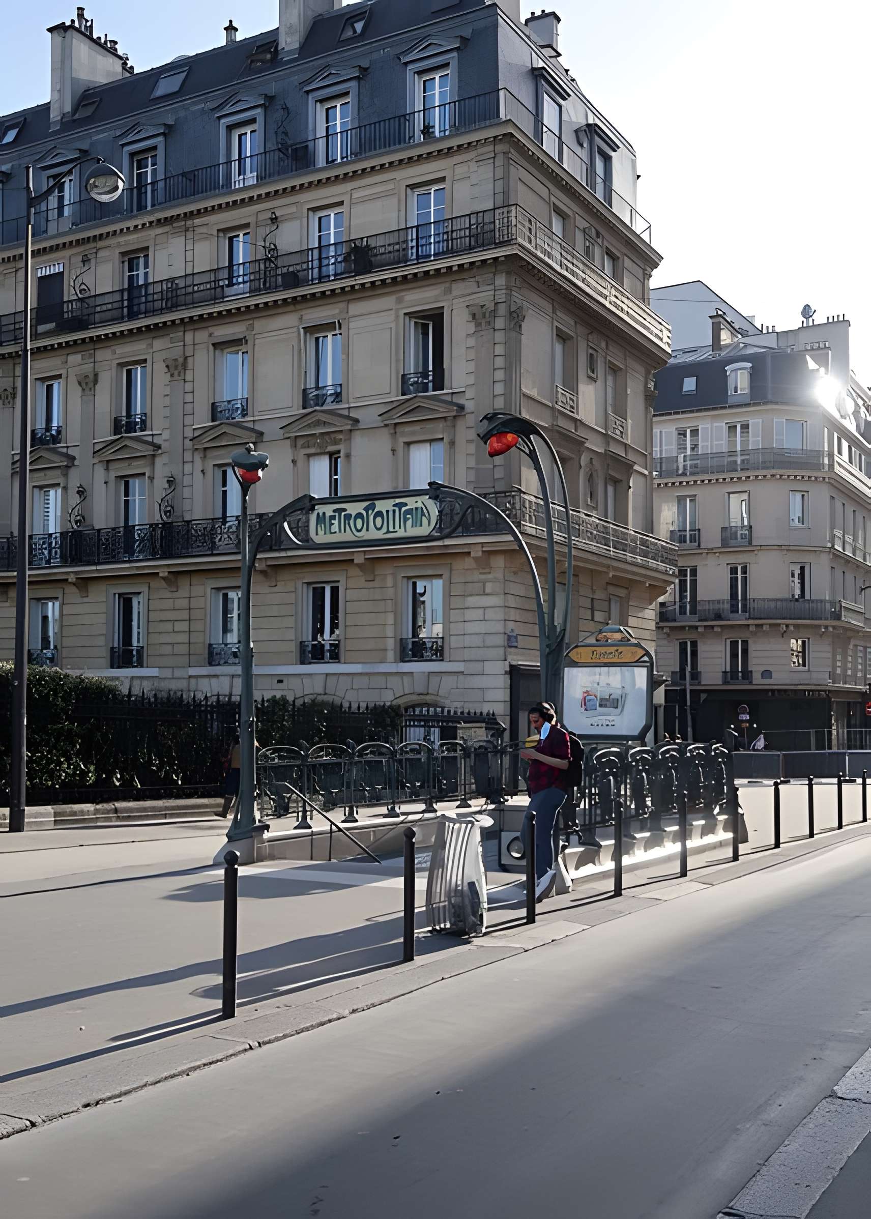 Métropolitain, station Europe