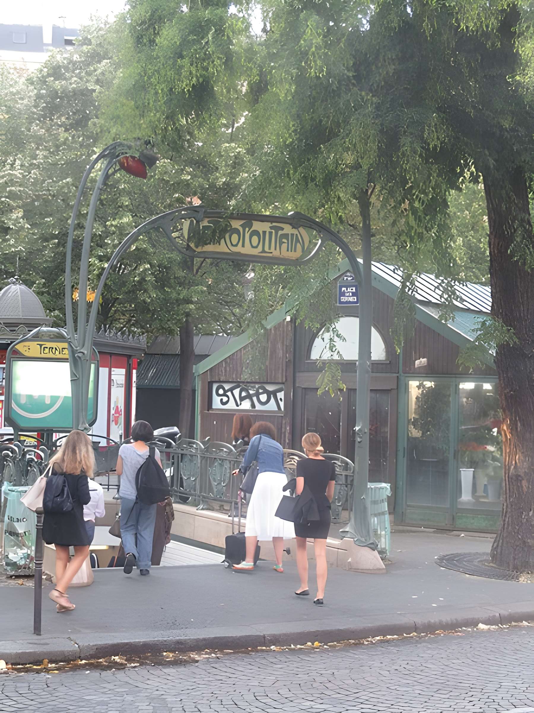 Métropolitain, station Europe