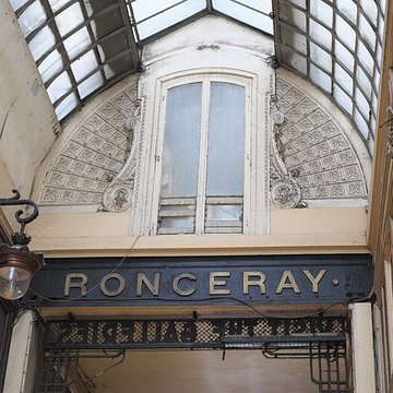 Musée Grévin voir aussi : passage Jouffroy