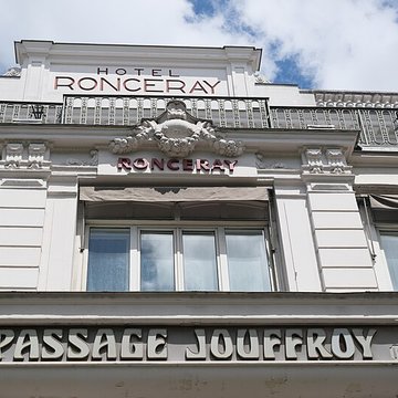 Musée Grévin voir aussi : passage Jouffroy