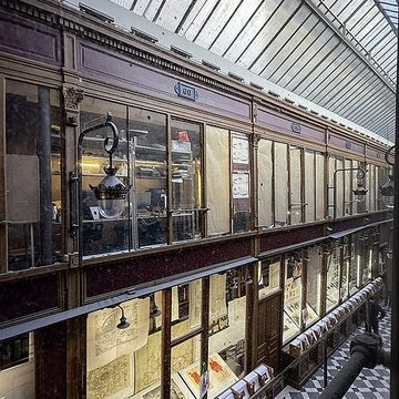Musée Grévin voir aussi : passage Jouffroy