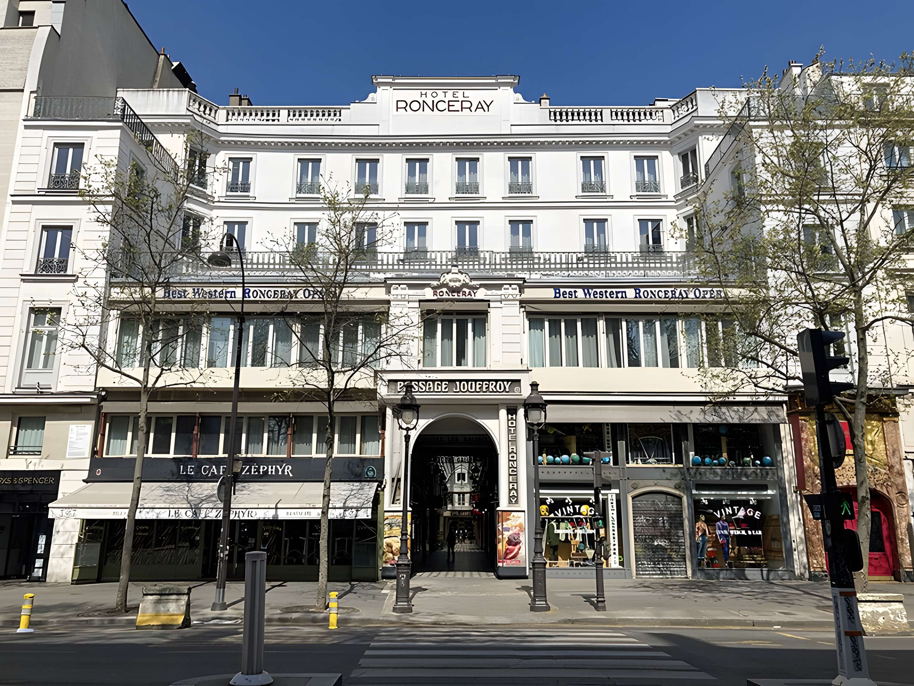 Musée Grévin (voir aussi : passage Jouffroy)