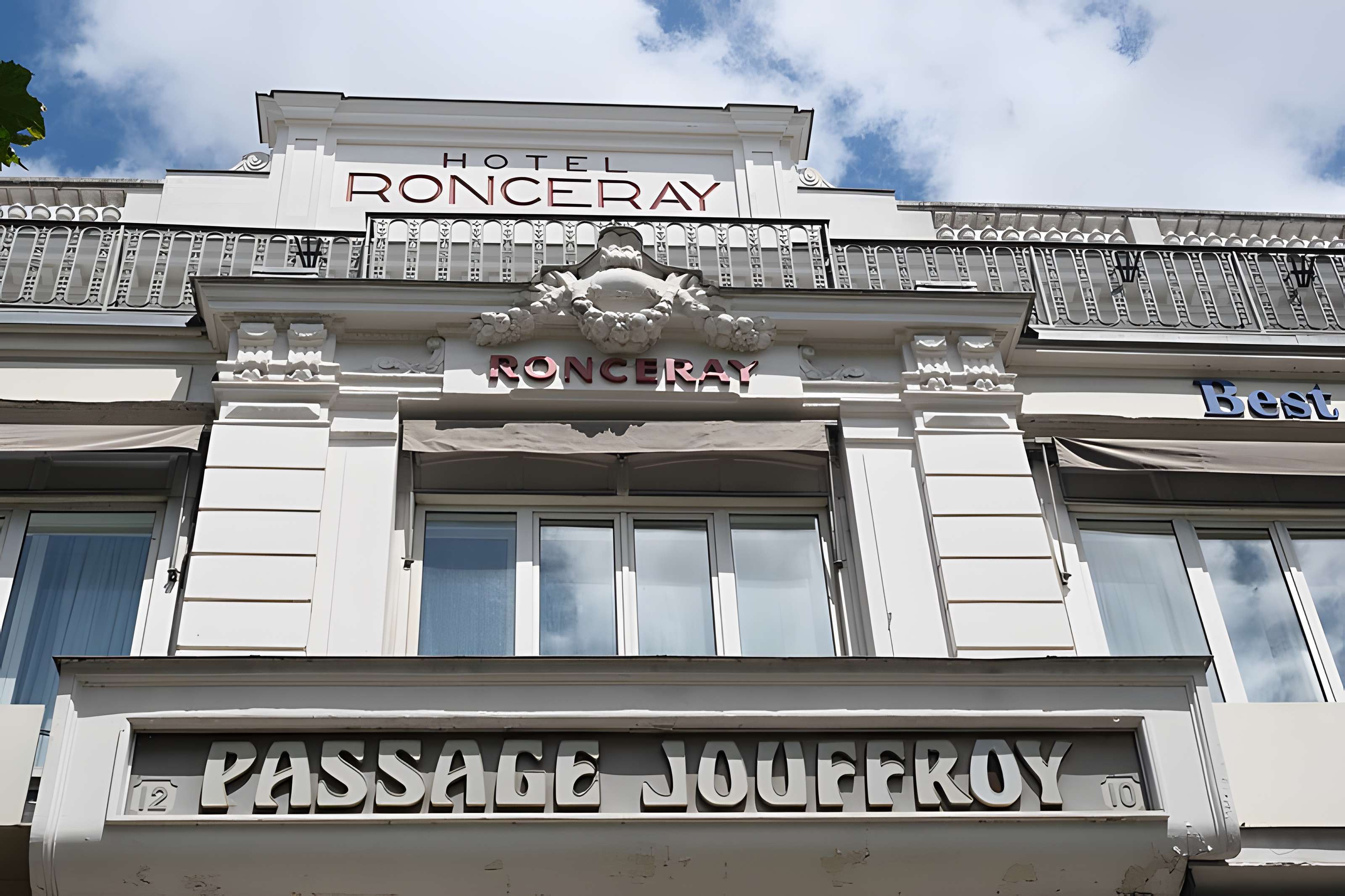 Musée Grévin (voir aussi : passage Jouffroy)