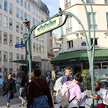 Métropolitain, station Cadet