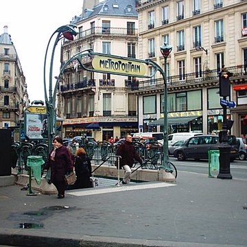 Métropolitain, station Cadet