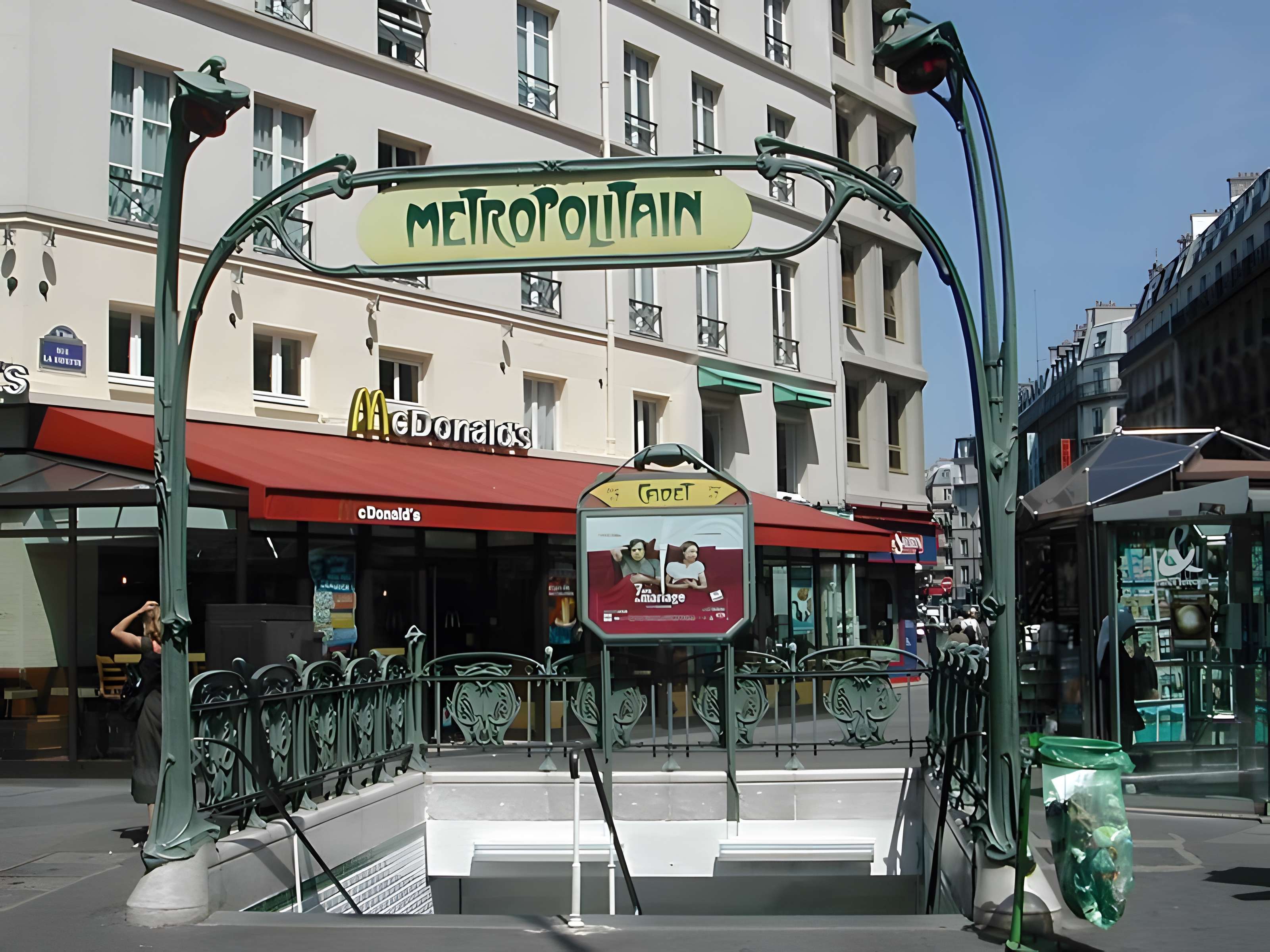 Métropolitain, station Cadet