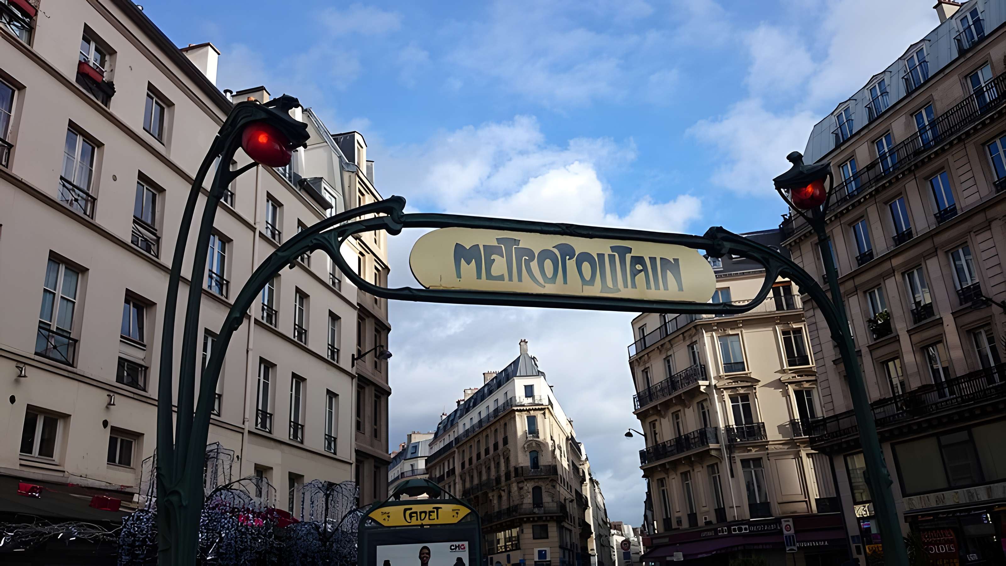 Métropolitain, station Cadet