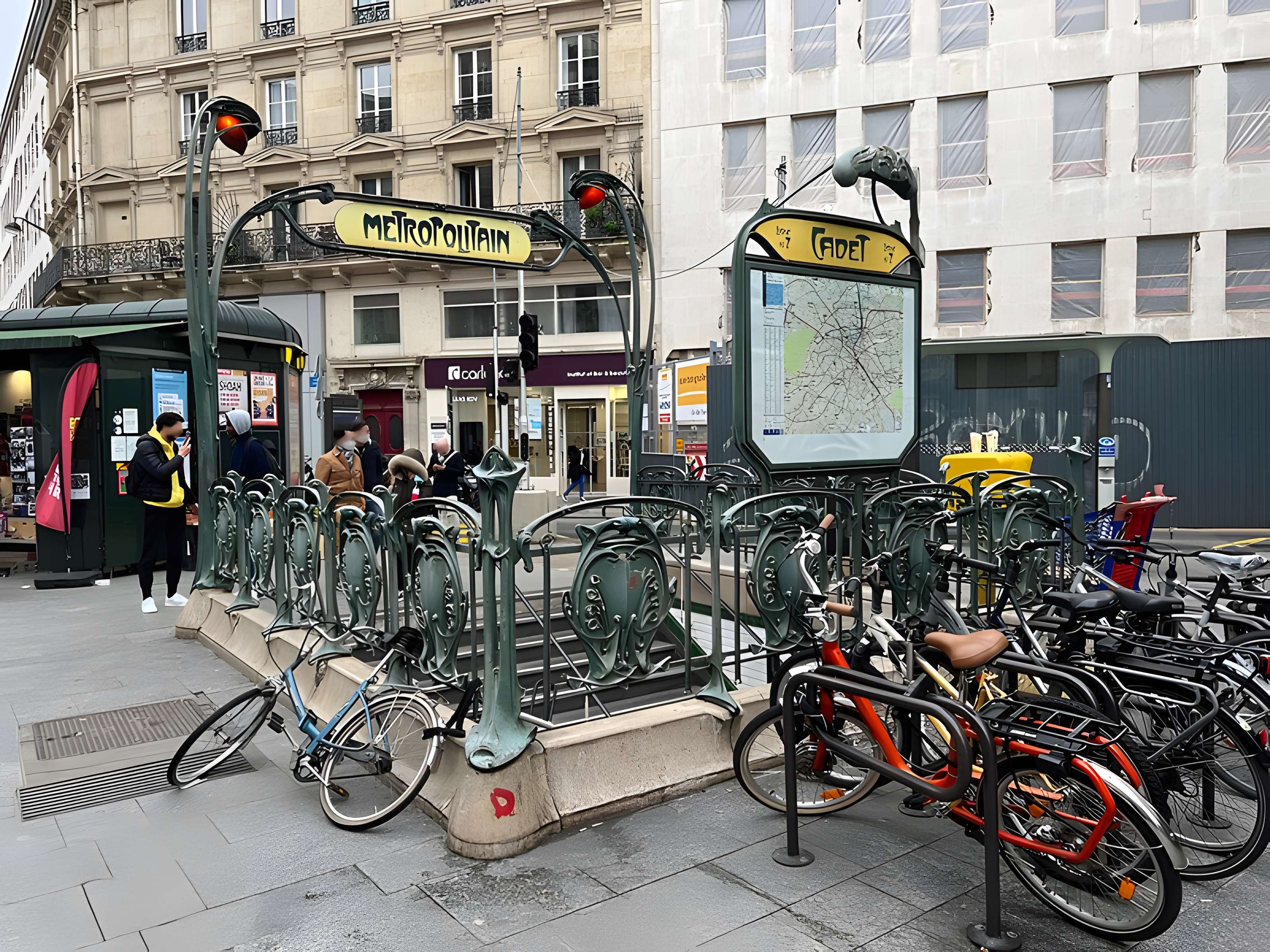 Métropolitain, station Cadet