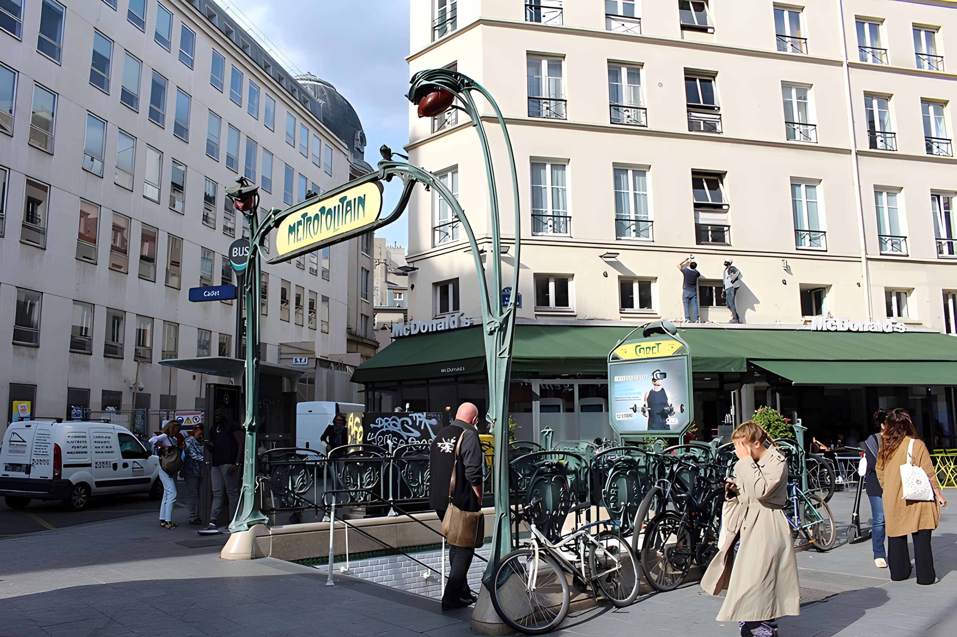 Métropolitain, station Cadet