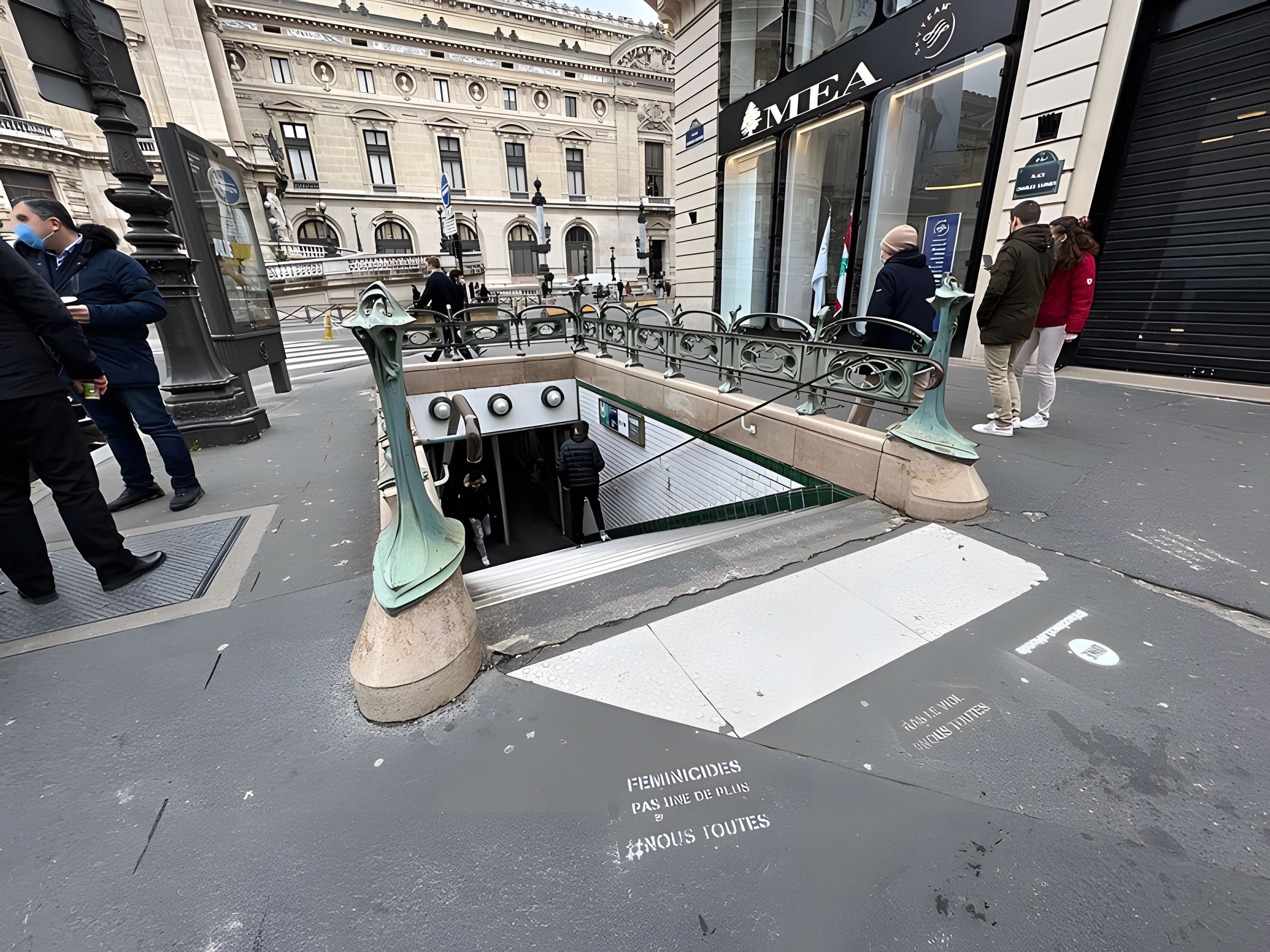 Métropolitain, station Cadet