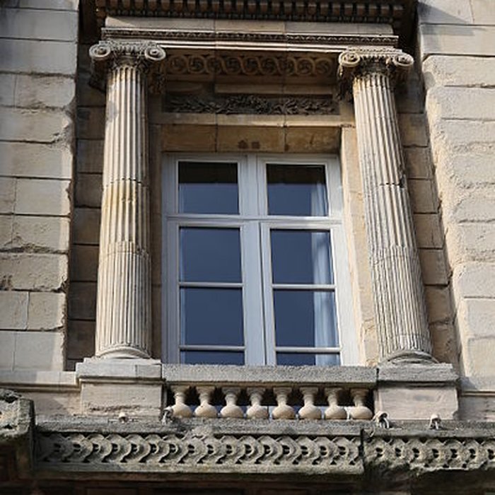 Photo de Immeuble ancienne maison de lArmateur, actuellement Musée de lArmement naval