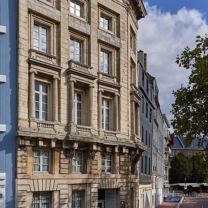 Photo de Immeuble ancienne maison de lArmateur, actuellement Musée de lArmement naval