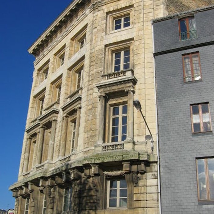 Photo de Immeuble ancienne maison de lArmateur, actuellement Musée de lArmement naval