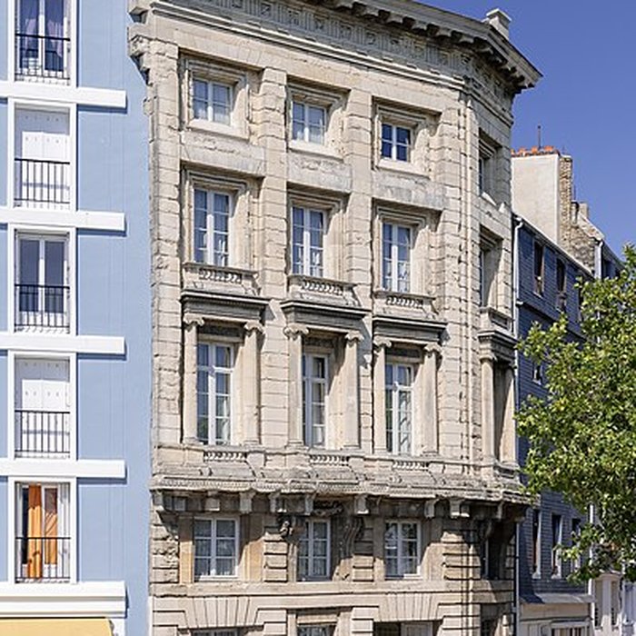 Photo de Immeuble ancienne maison de lArmateur, actuellement Musée de lArmement naval