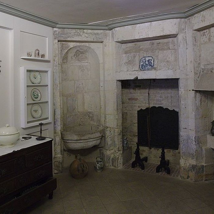 Photo de Immeuble ancienne maison de lArmateur, actuellement Musée de lArmement naval