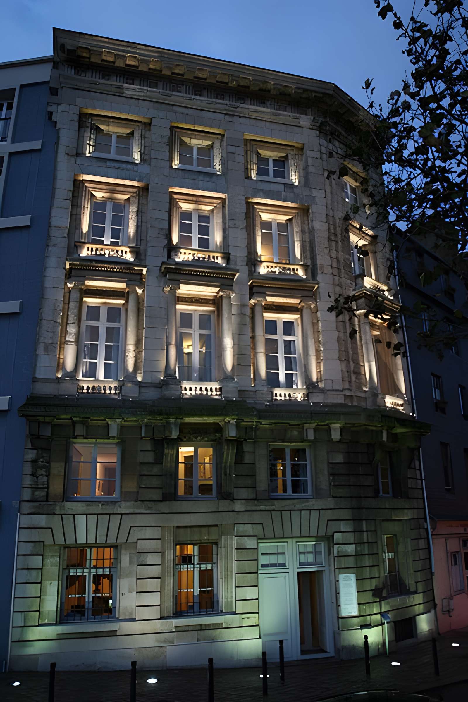 Immeuble (ancienne maison de l'Armateur, actuellement Musée de l'Armement naval)