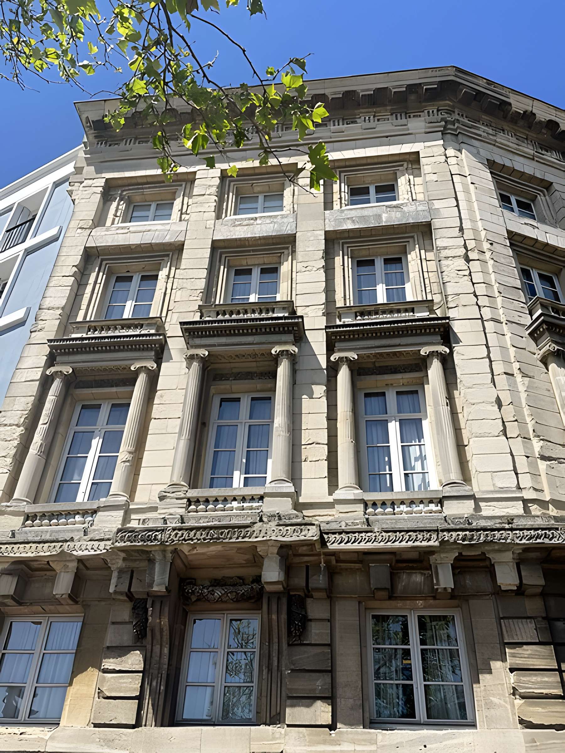 Immeuble (ancienne maison de l'Armateur, actuellement Musée de l'Armement naval)