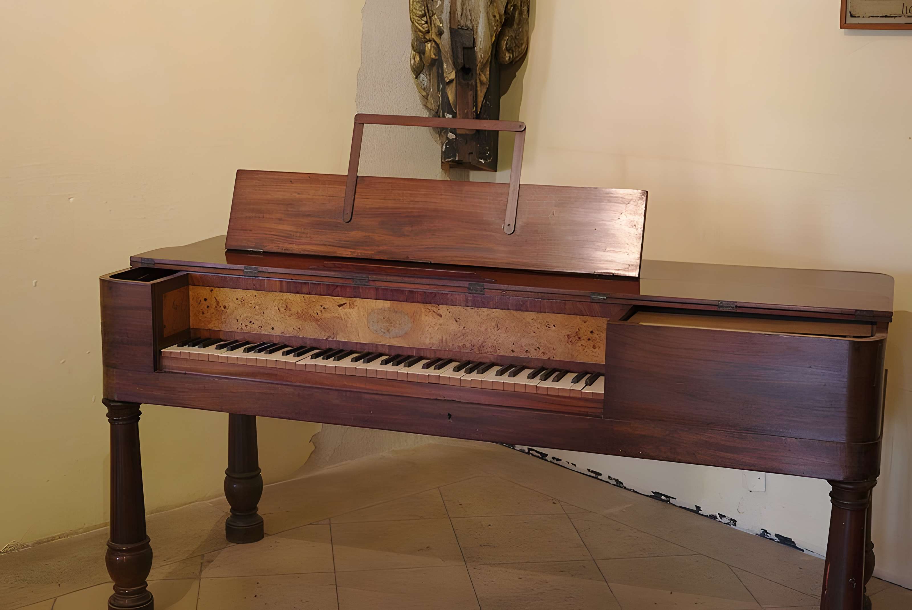 Immeuble (ancienne maison de l'Armateur, actuellement Musée de l'Armement naval)