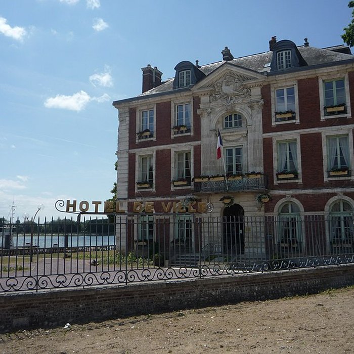 Photo de Ancienne maison de Caumont, actuellement mairie