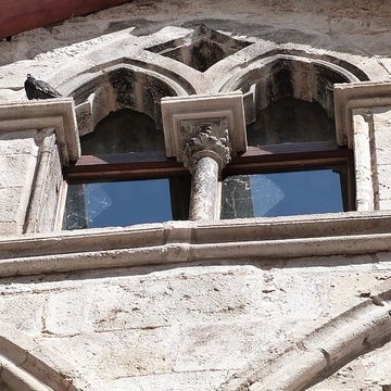 Maison des Loups à Caylus