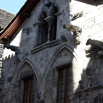 Maison des Loups à Caylus