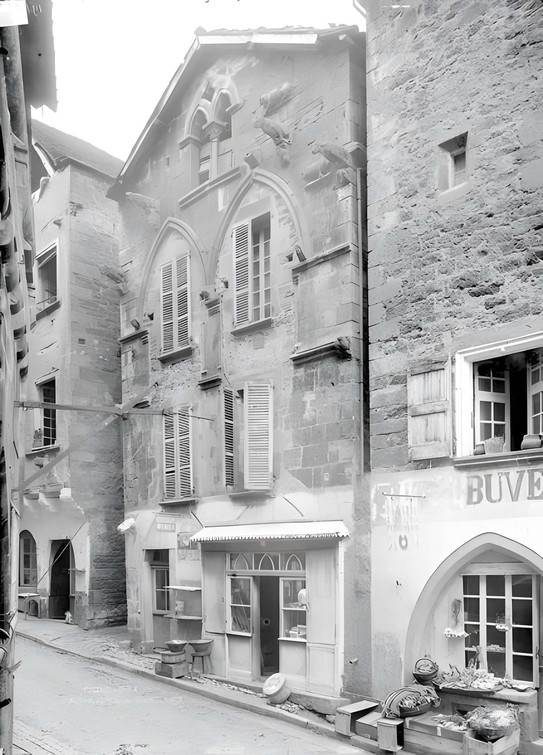 Maison des Loups à Caylus