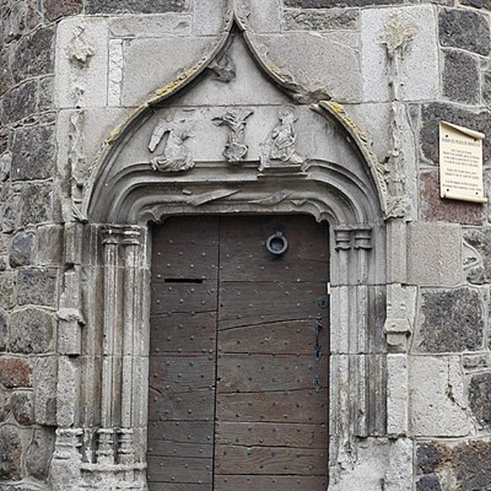 Photo de Maison dite des princes de Monaco à Vic-sur-Cère
