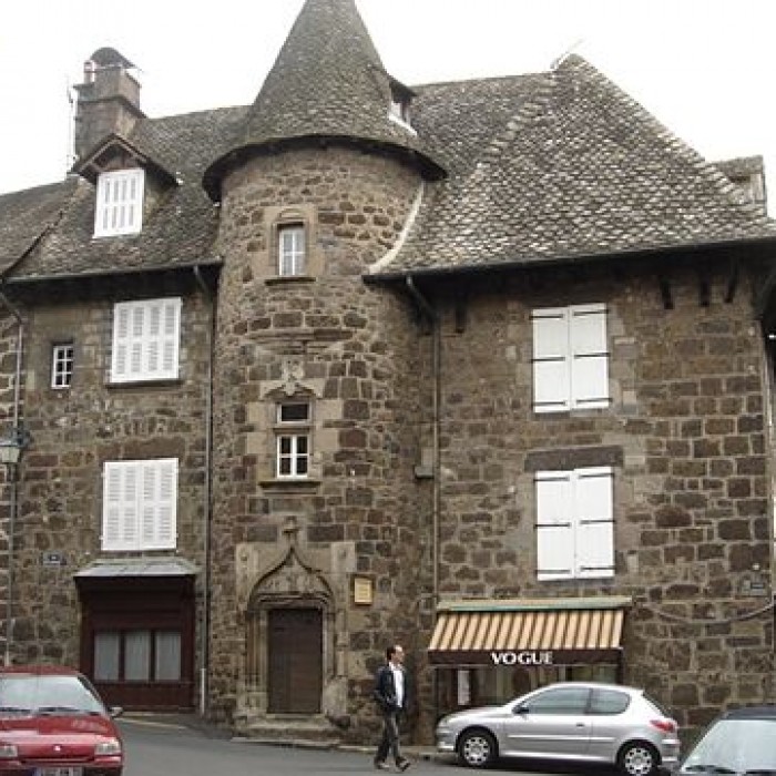 Photo de Maison dite des princes de Monaco à Vic-sur-Cère