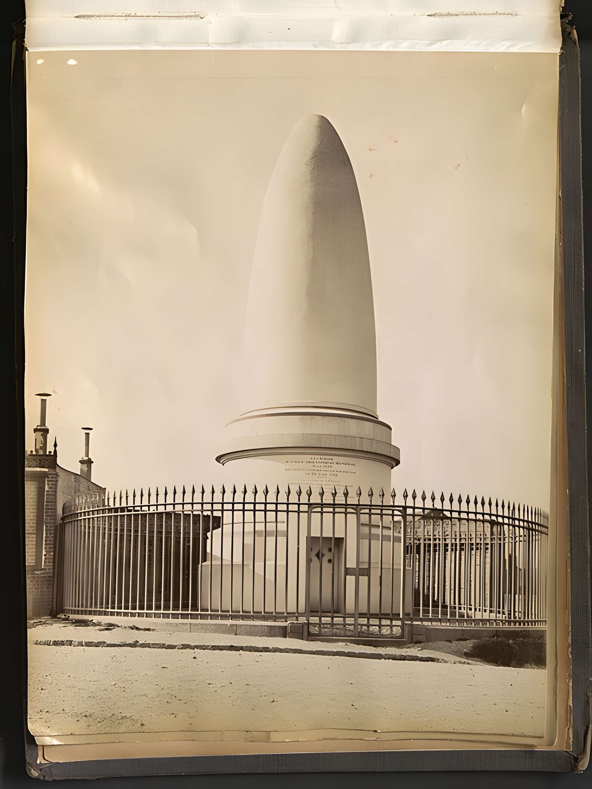 Cénotaphe dit Pain de Sucre