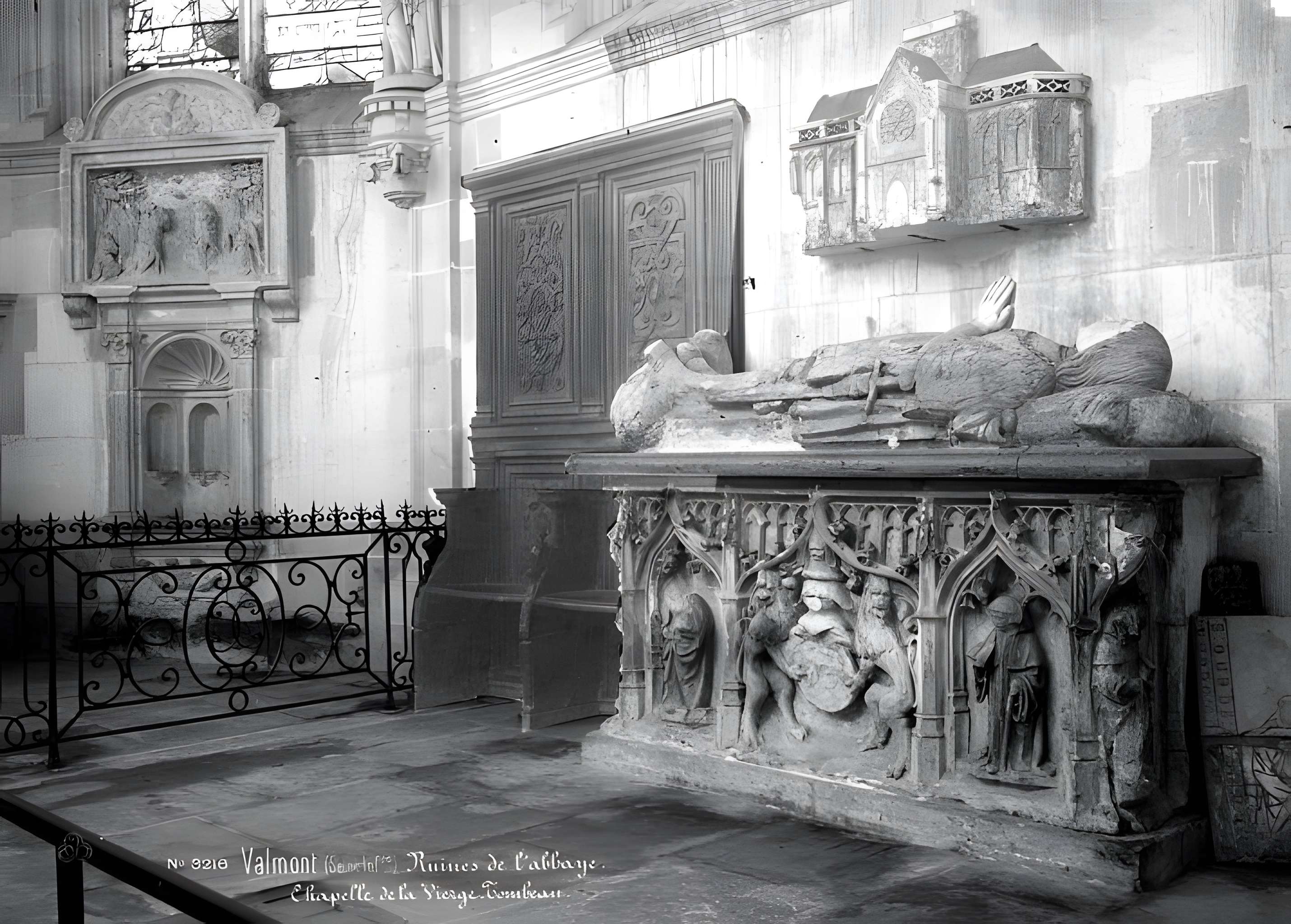 Ancienne abbaye (également sur commune de Thérouldeville)