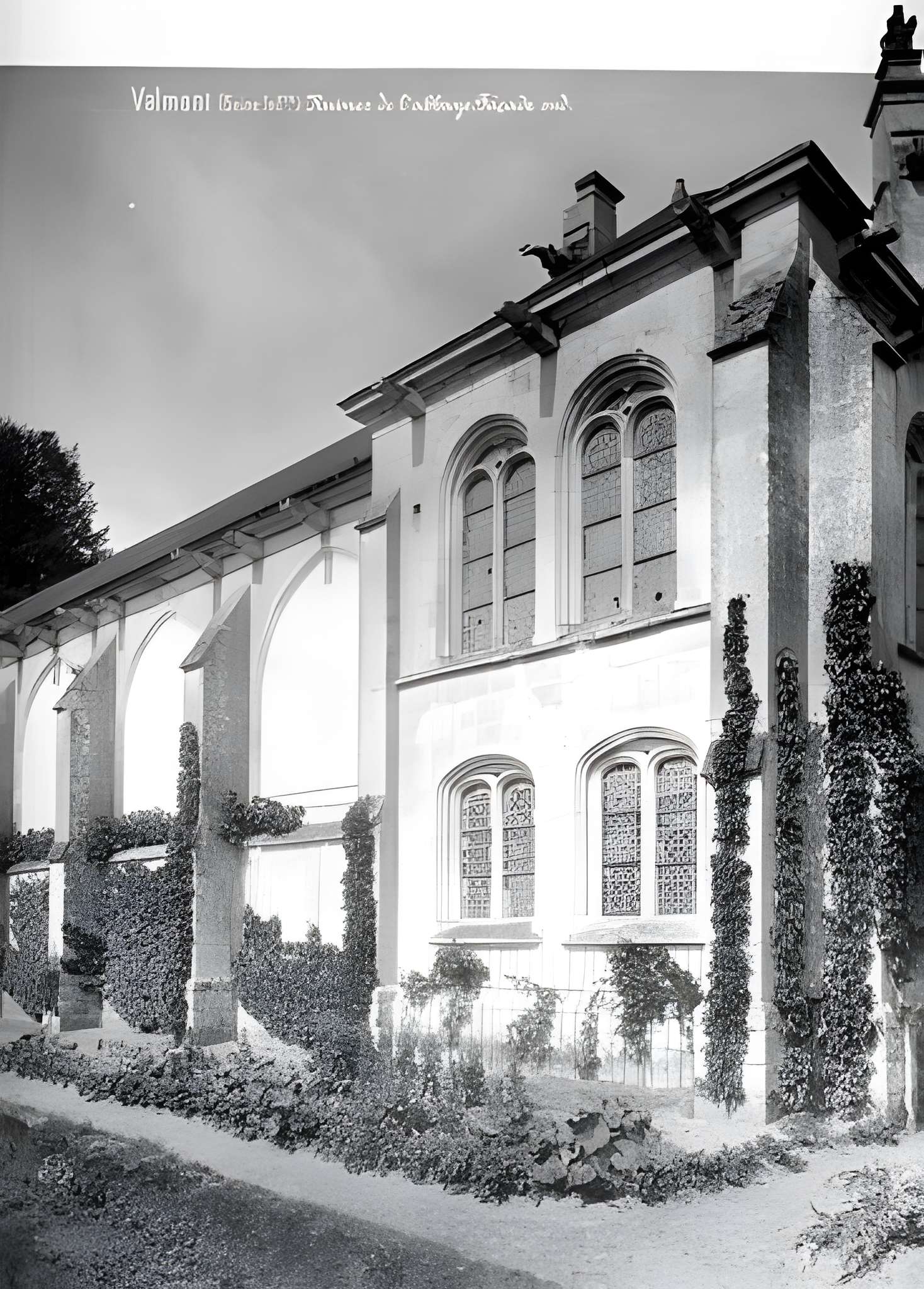 Ancienne abbaye (également sur commune de Thérouldeville)