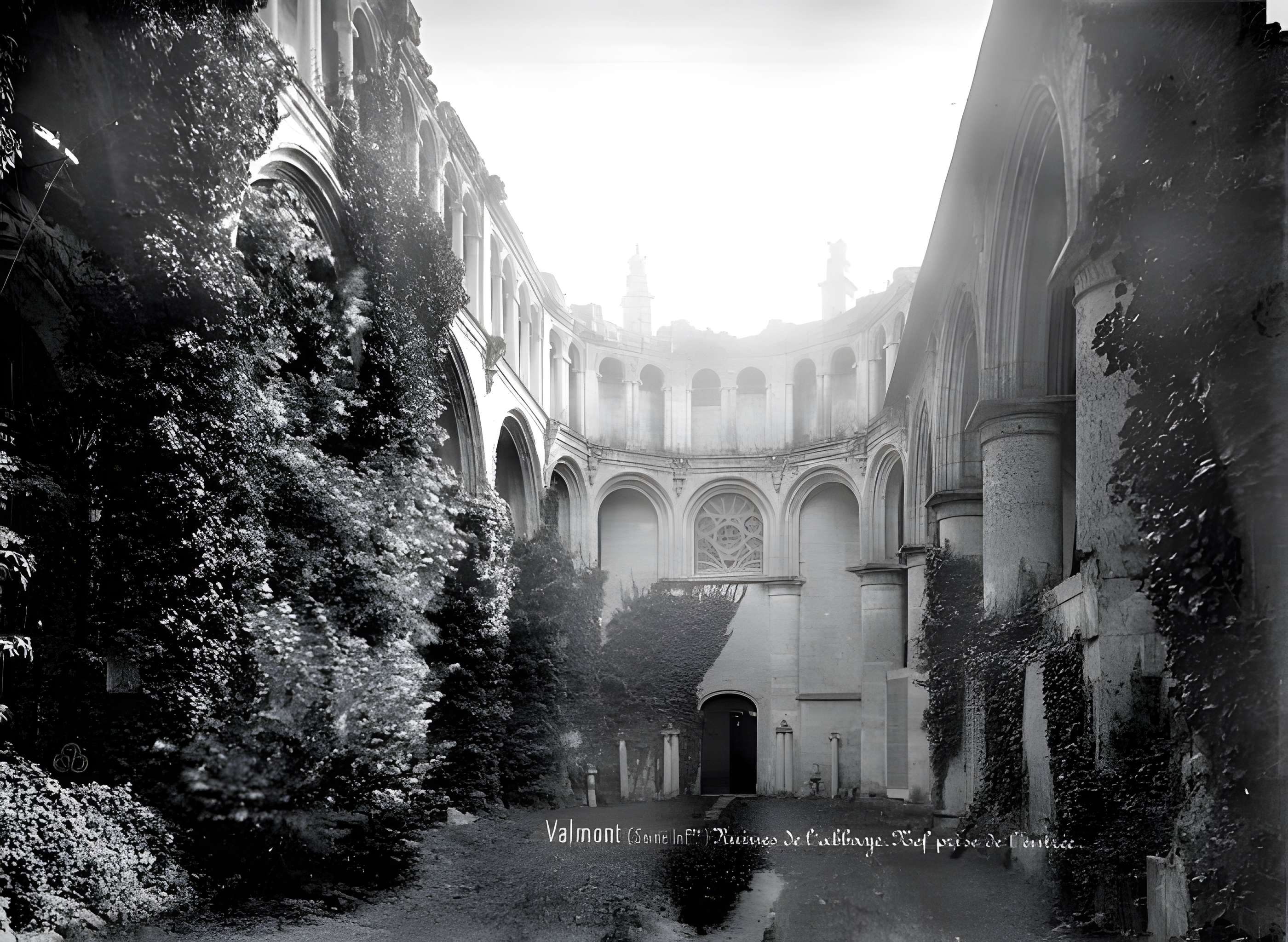 Ancienne abbaye (également sur commune de Thérouldeville)