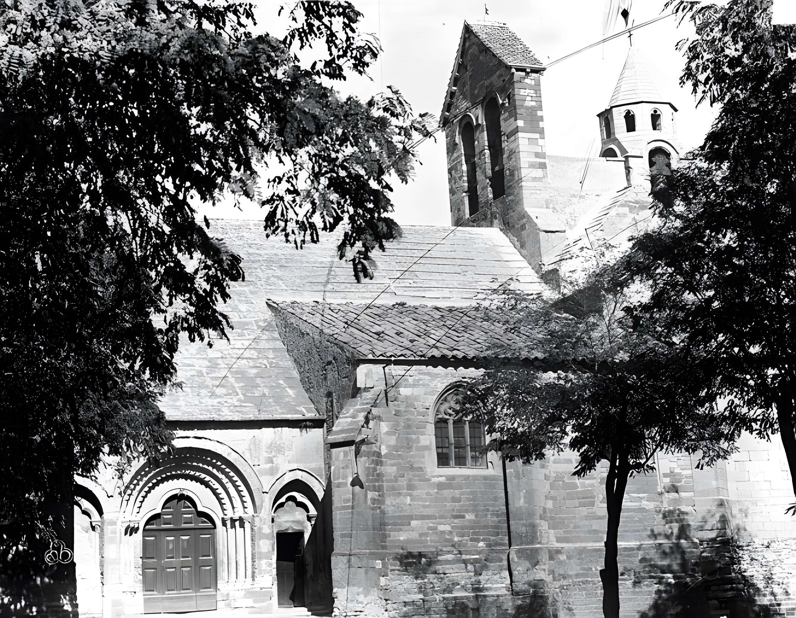 Ancienne abbaye (également sur commune de Thérouldeville)