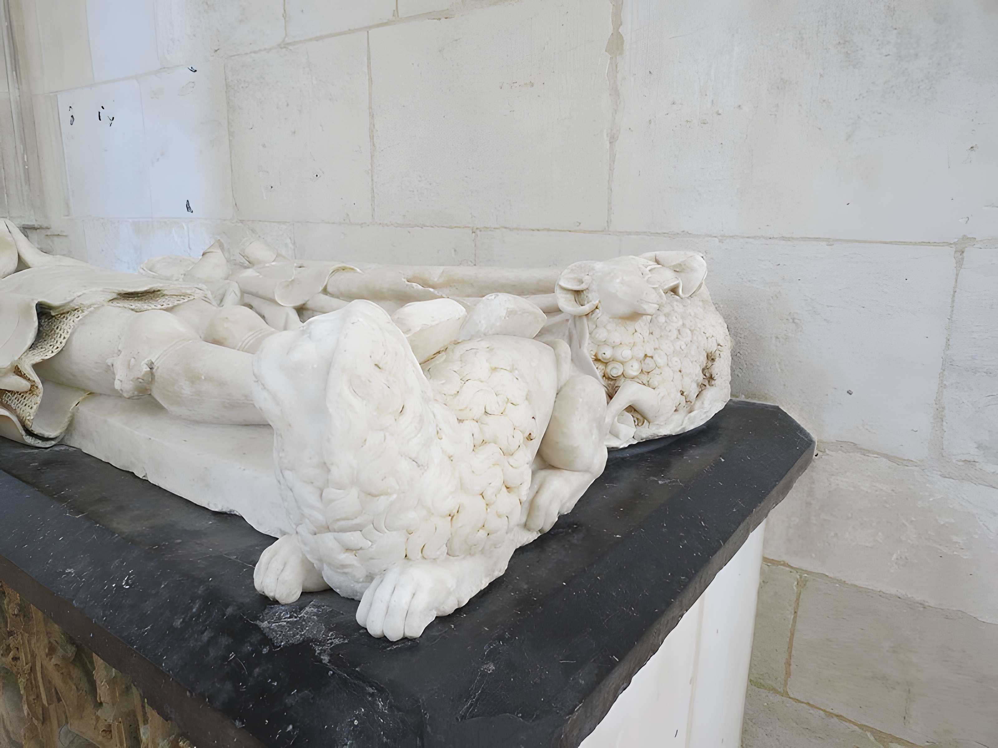 Ancienne abbaye (également sur commune de Thérouldeville)