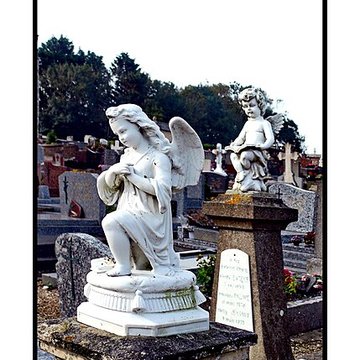 Eglise et son cimetière