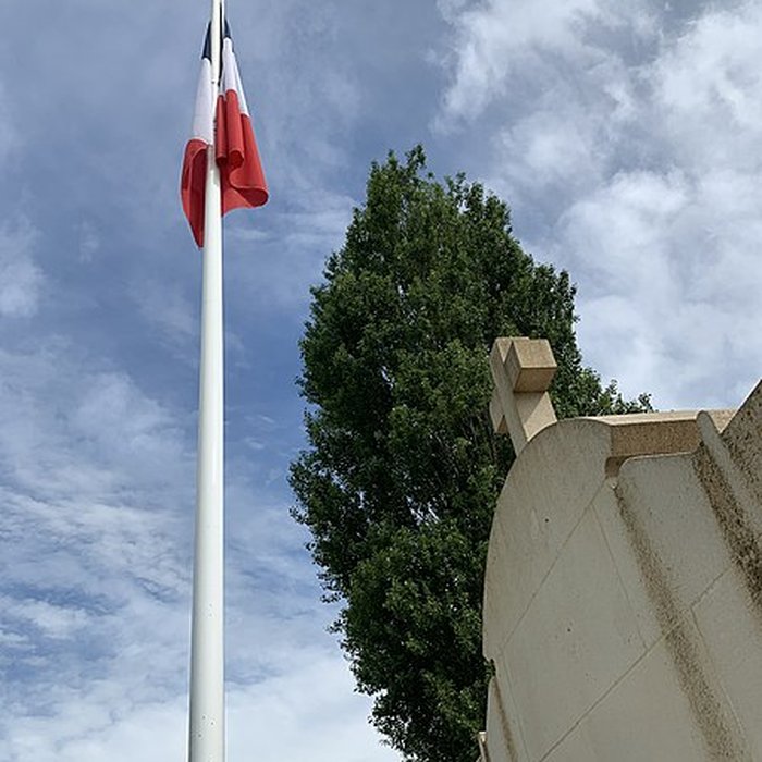 Photo de Nécropole dite Grande Tombe de Villeroy