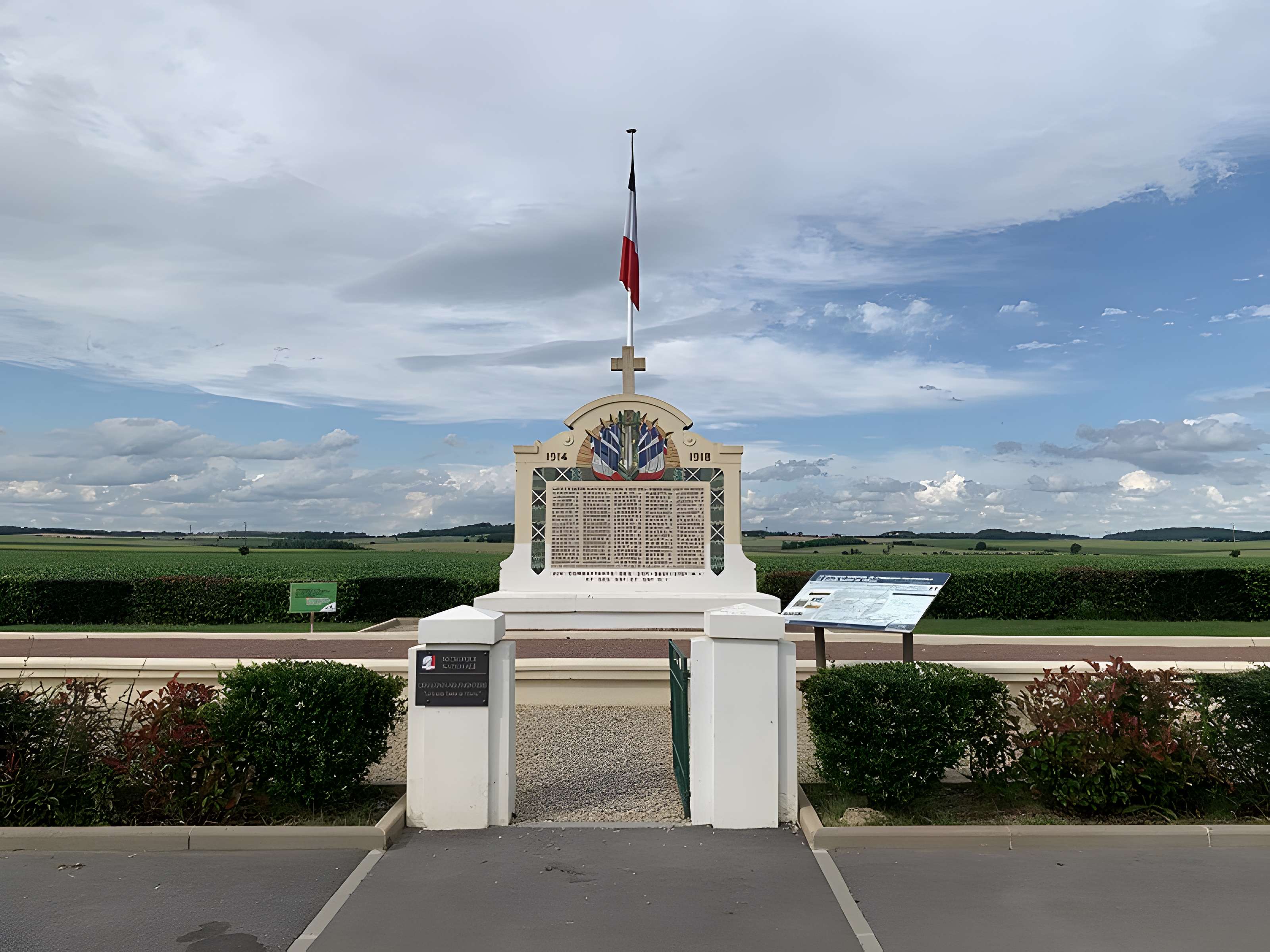 Nécropole dite Grande Tombe de Villeroy