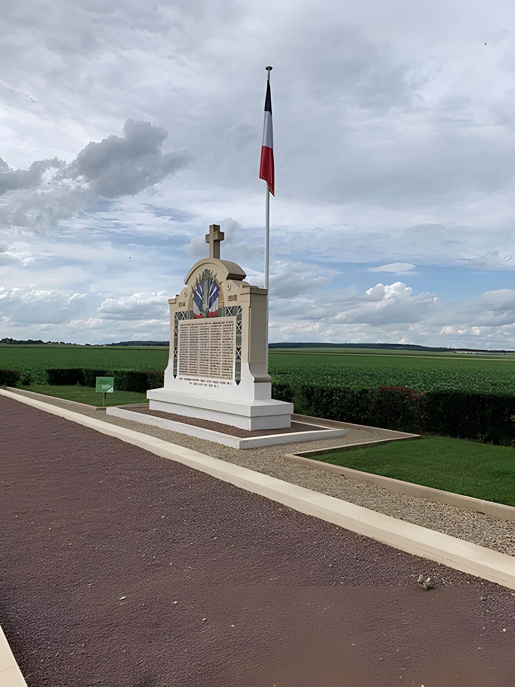 Nécropole dite Grande Tombe de Villeroy